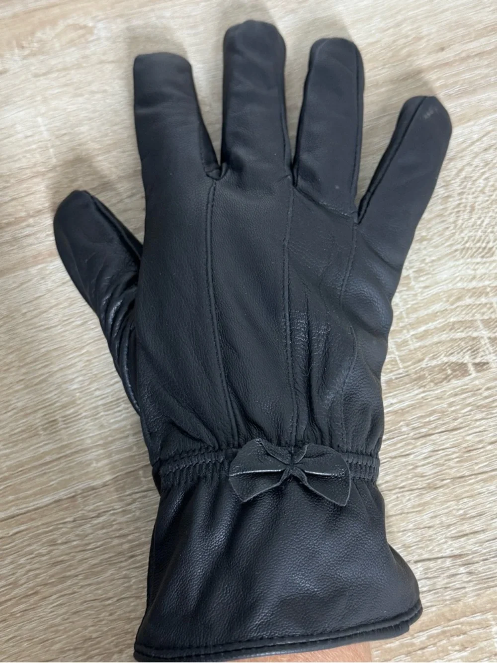 Ladies Size M/L Black Genuine Leather Lined Gloves